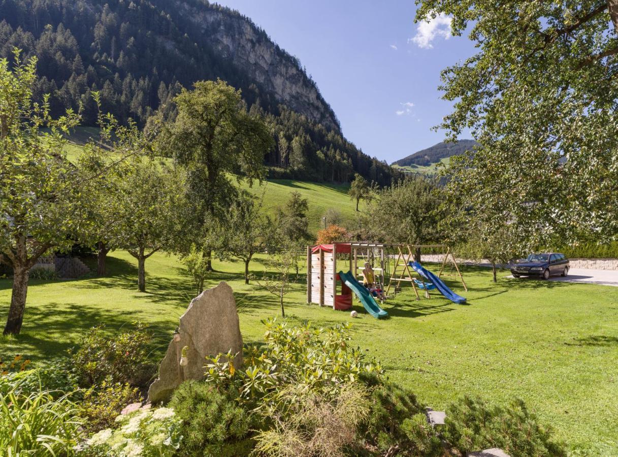 Hof Neuhaus Apartment Mayrhofen Exterior photo